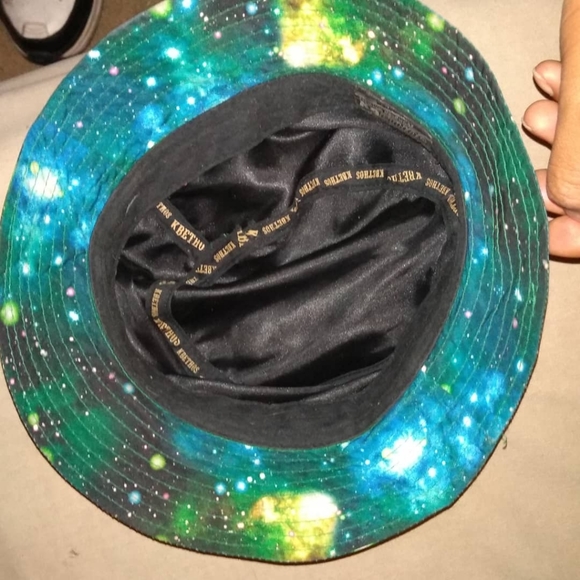 Bucket hat - Picture 2 of 2